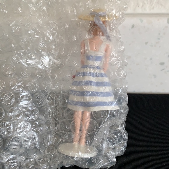 1998 Hallmark Suburban Shopper Midge Ornament - Picture 11 of 16